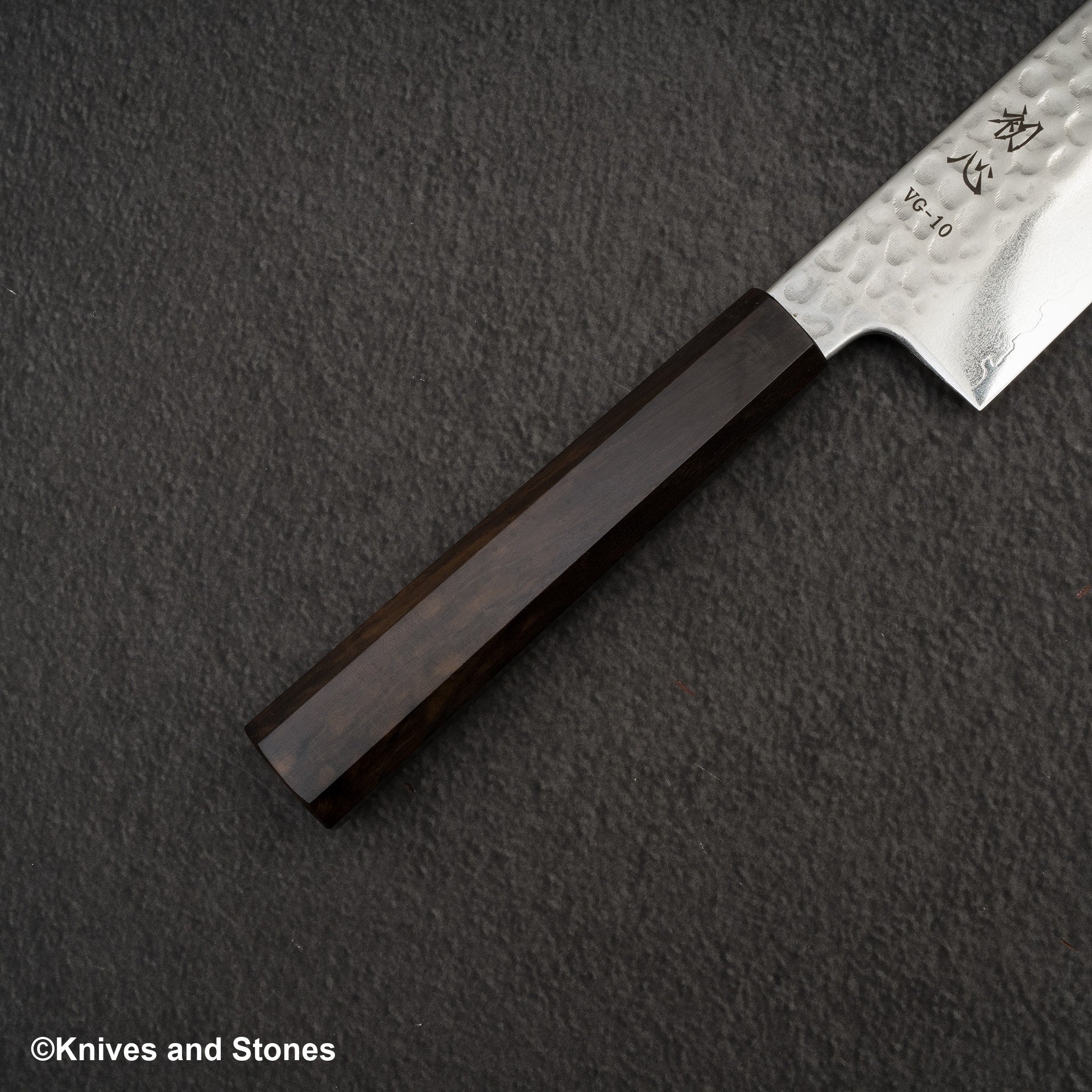 通販 送料無料  VG10 Hayabusa Hatsukokoro Damascus 180mm Santoku Tsuchime 彫刻・オブジェ